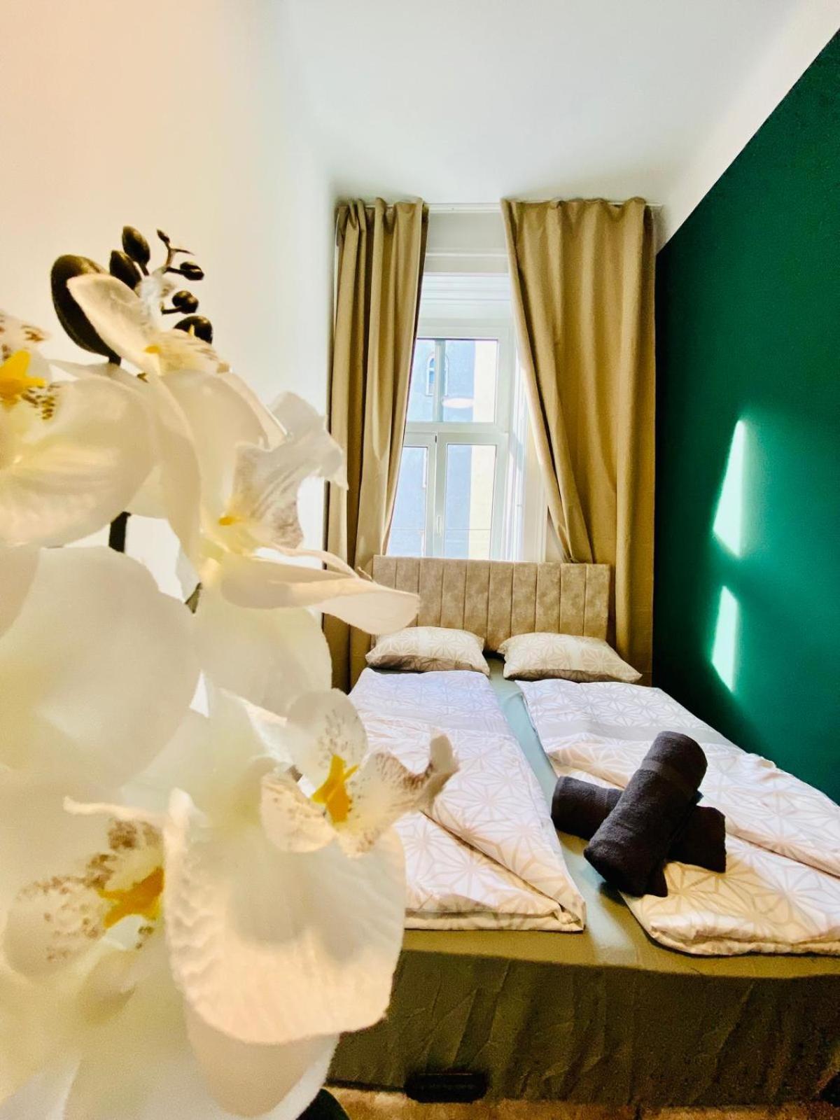 8 Fully Equipped Studio Shared Apt W Terrace Margareten 维也纳 外观 照片