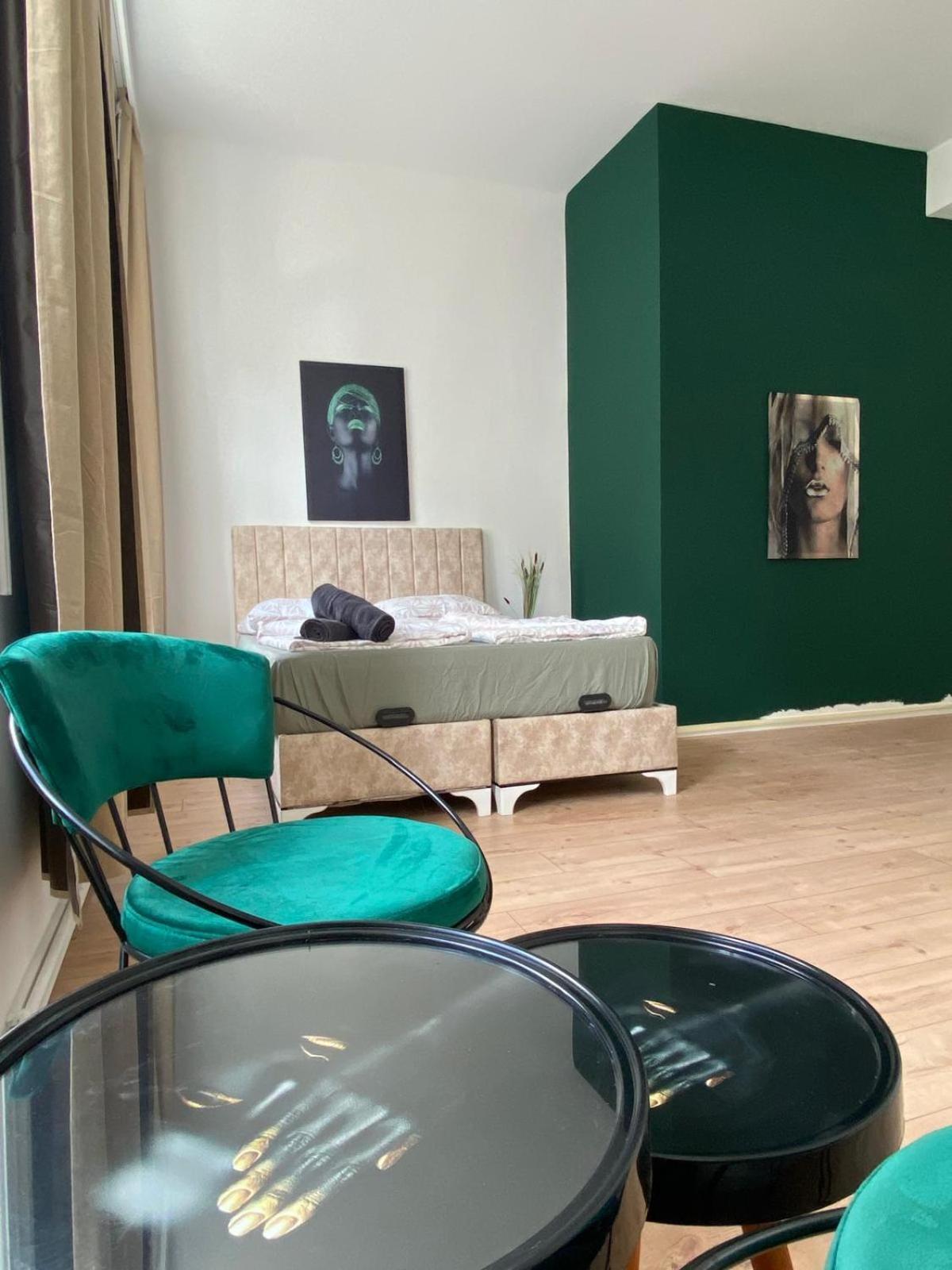 8 Fully Equipped Studio Shared Apt W Terrace Margareten 维也纳 外观 照片