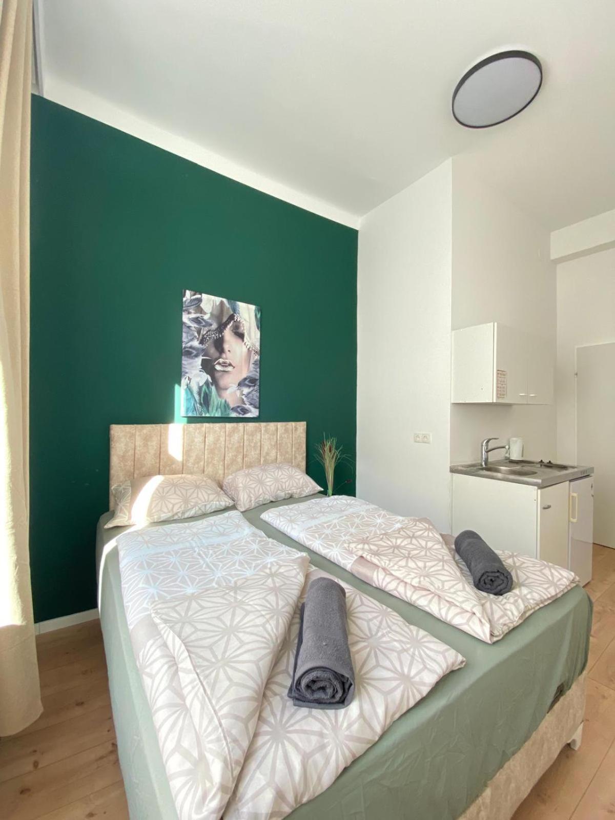 8 Fully Equipped Studio Shared Apt W Terrace Margareten 维也纳 外观 照片