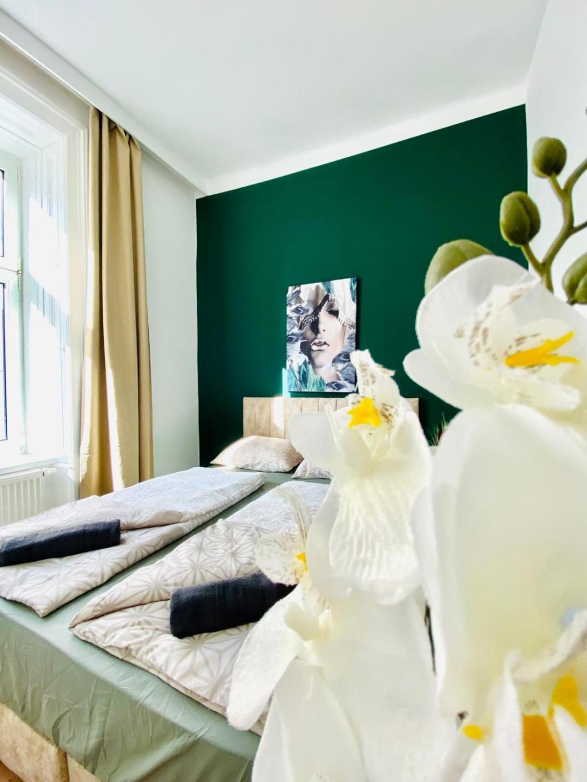8 Fully Equipped Studio Shared Apt W Terrace Margareten 维也纳 外观 照片
