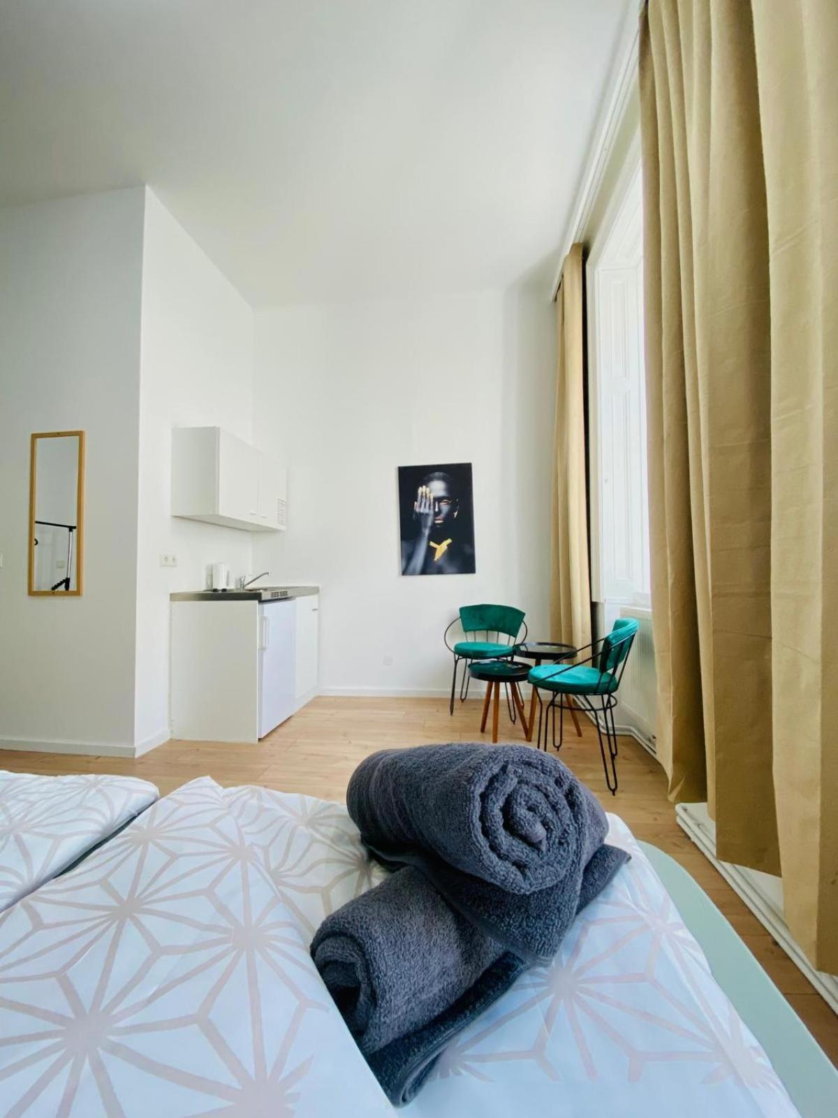 8 Fully Equipped Studio Shared Apt W Terrace Margareten 维也纳 外观 照片