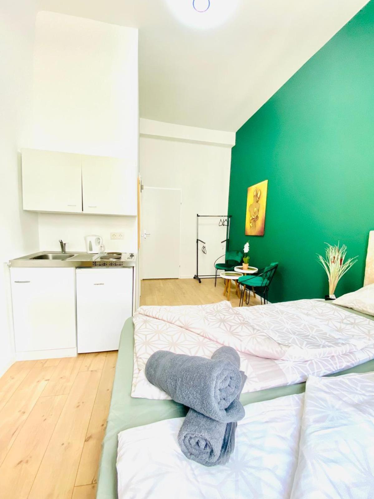 8 Fully Equipped Studio Shared Apt W Terrace Margareten 维也纳 外观 照片